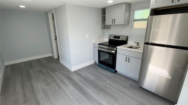 2105 N ALLENDALE AVENUE A, Sarasota, FL 34234