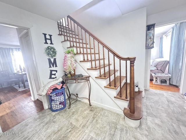 6 Alflo Circle, Schenectady, NY 12302