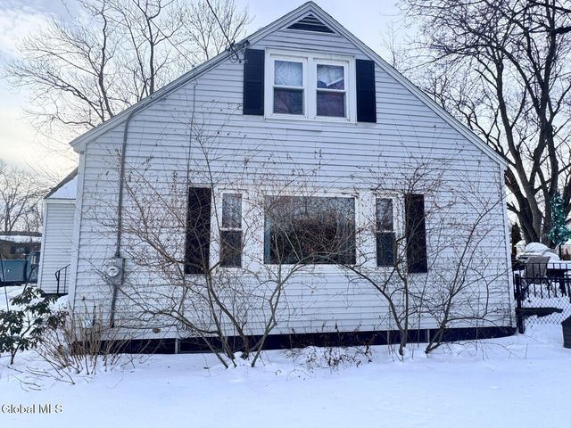 6 Alflo Circle, Schenectady, NY 12302