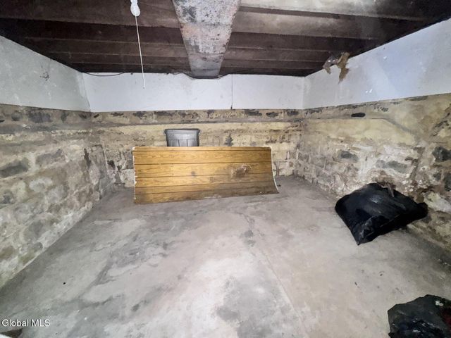 6 Alflo Circle, Schenectady, NY 12302