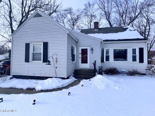 6 Alflo Circle, Schenectady, NY 12302