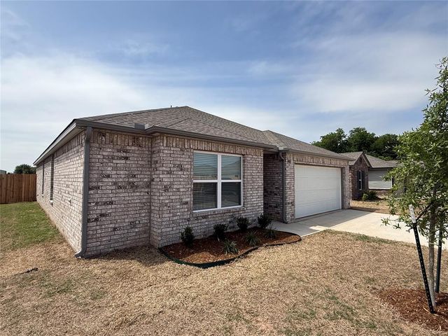 3909 Dutch Lane, Mustang, OK 73064