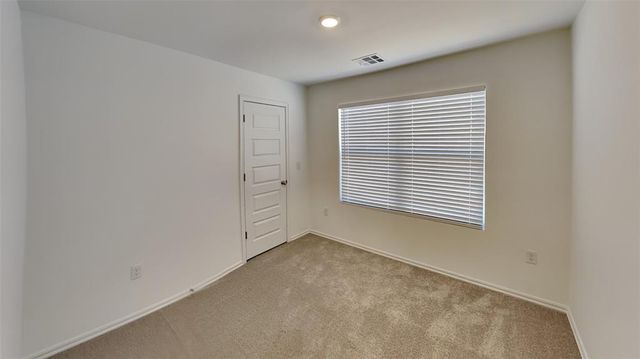3909 Dutch Lane, Mustang, OK 73064