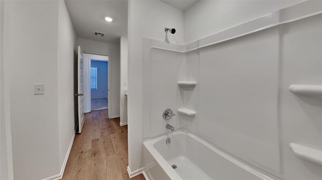 3909 Dutch Lane, Mustang, OK 73064
