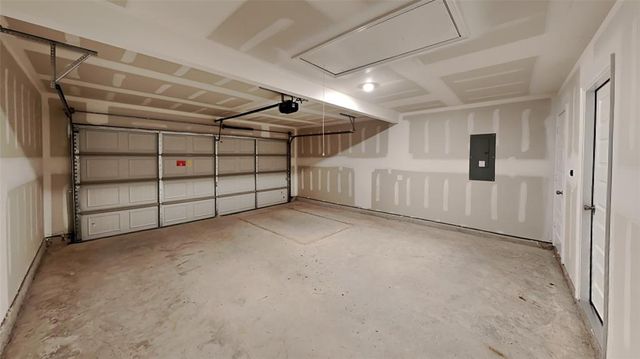 3909 Dutch Lane, Mustang, OK 73064