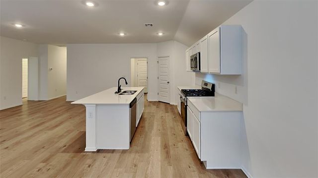 3909 Dutch Lane, Mustang, OK 73064