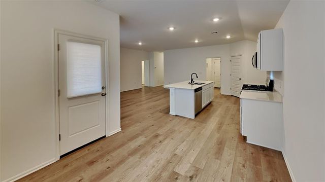 3909 Dutch Lane, Mustang, OK 73064