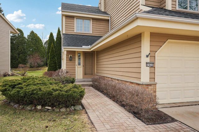 7533 W Tuckaway Creek DRIVE, Franklin, WI 53132