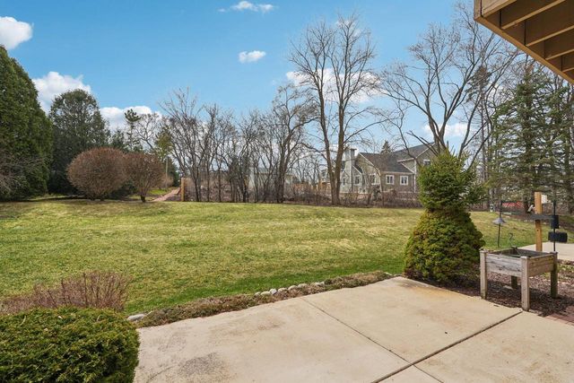 7533 W Tuckaway Creek DRIVE, Franklin, WI 53132