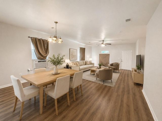 13002 32nd Street, Santa Fe, TX 77510