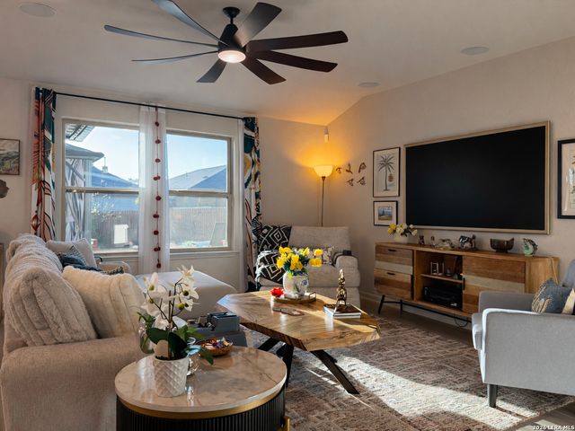 10242 Juniper Oaks, Boerne, TX 78006