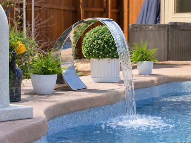 10242 Juniper Oaks, Boerne, TX 78006