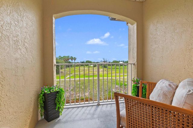 2060 Greenview Shores Boulevard 318, Wellington, FL 33414