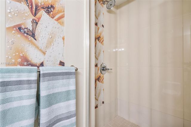 5601 Collins Ave 423, Miami Beach, FL 33140