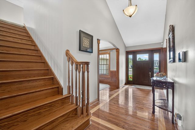 2403 E 58th Court, Davenport, IA 52807
