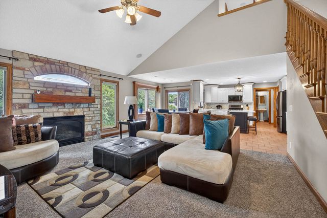2403 E 58th Court, Davenport, IA 52807