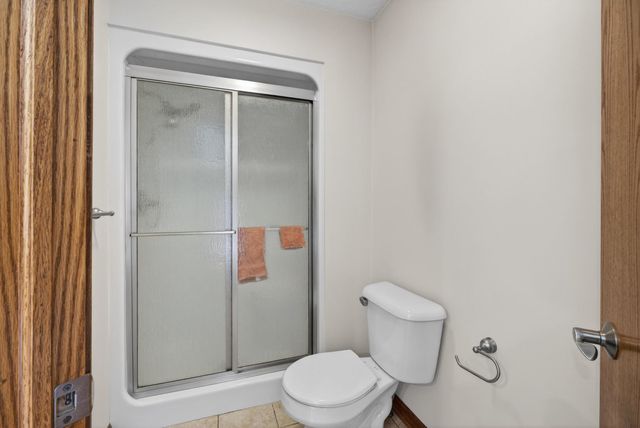 2403 E 58th Court, Davenport, IA 52807