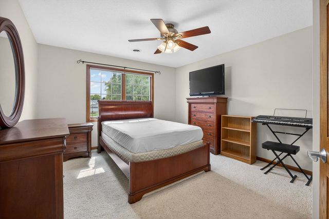 2403 E 58th Court, Davenport, IA 52807