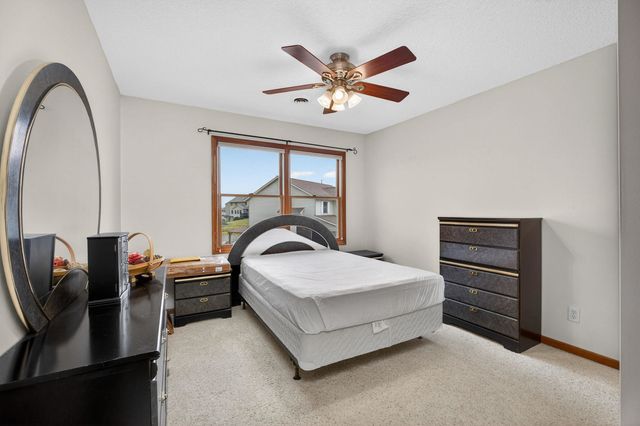2403 E 58th Court, Davenport, IA 52807