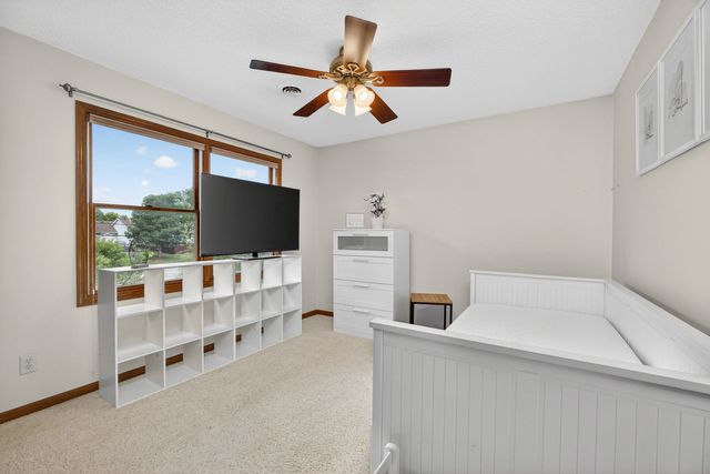 2403 E 58th Court, Davenport, IA 52807