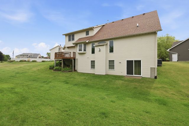 2403 E 58th Court, Davenport, IA 52807
