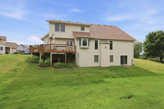 2403 E 58th Court, Davenport, IA 52807