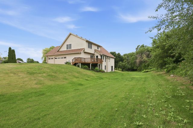 2403 E 58th Court, Davenport, IA 52807