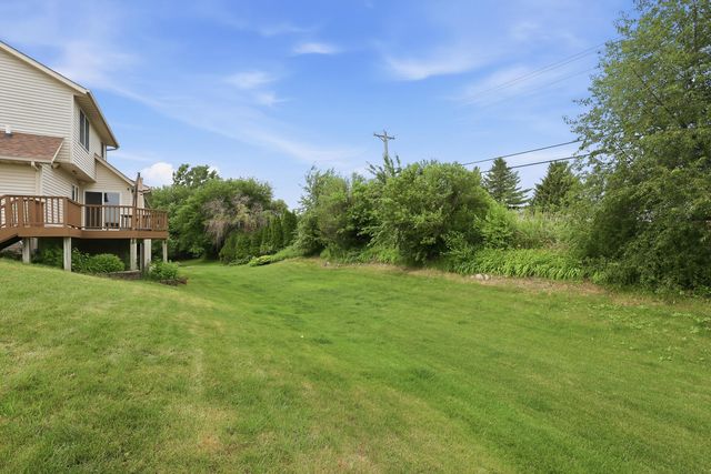 2403 E 58th Court, Davenport, IA 52807