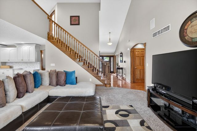 2403 E 58th Court, Davenport, IA 52807