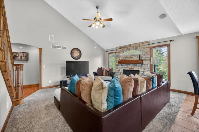 2403 E 58th Court, Davenport, IA 52807