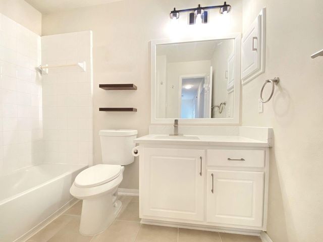 54 Alderon Woods Place, The Woodlands, TX 77382