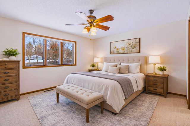 39 154th Avenue NE, Ham Lake, MN 55304