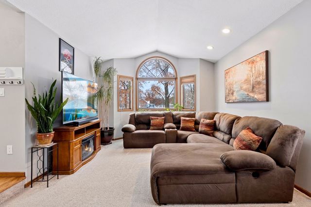 39 154th Avenue NE, Ham Lake, MN 55304