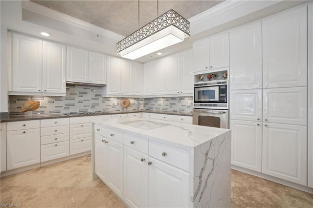 7575 Pelican Bay BLVD 201, Naples, FL 34108