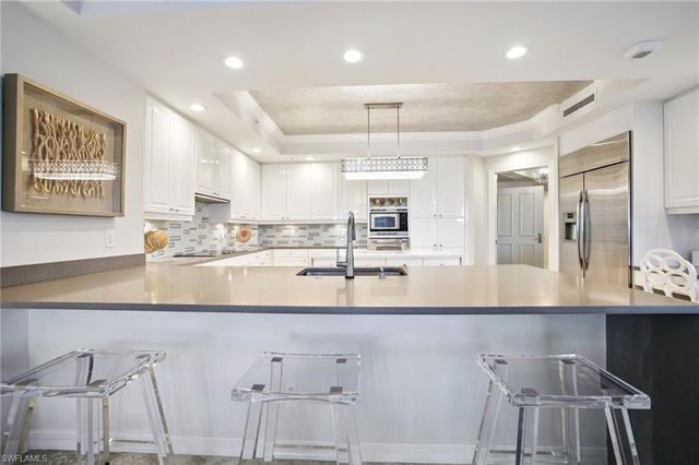 7575 Pelican Bay BLVD 201, Naples, FL 34108