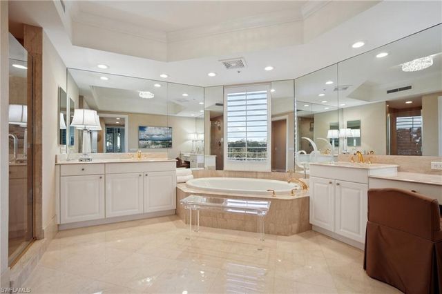 7575 Pelican Bay BLVD 201, Naples, FL 34108