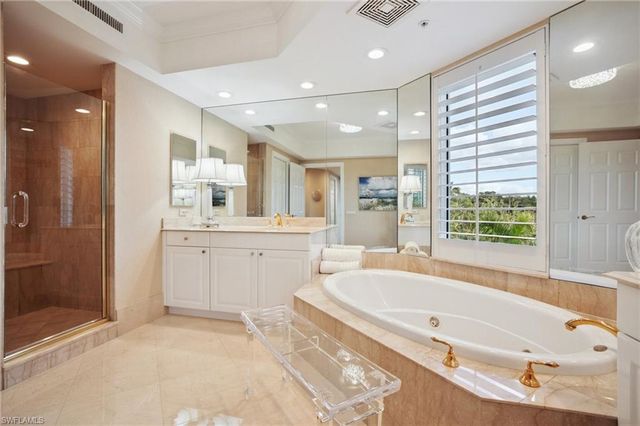 7575 Pelican Bay BLVD 201, Naples, FL 34108
