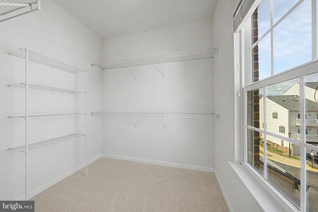 7458 BRUNSON CIR, Gainesville, VA 20155