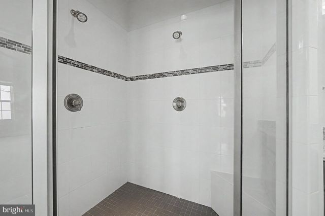 7458 BRUNSON CIR, Gainesville, VA 20155