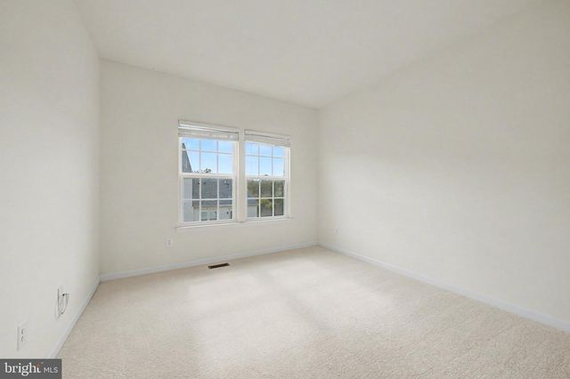 7458 BRUNSON CIR, Gainesville, VA 20155