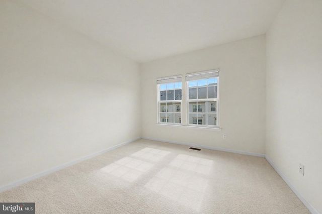 7458 BRUNSON CIR, Gainesville, VA 20155
