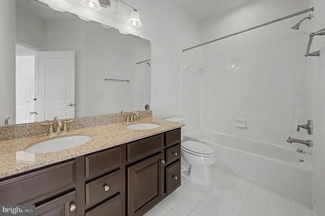 7458 BRUNSON CIR, Gainesville, VA 20155