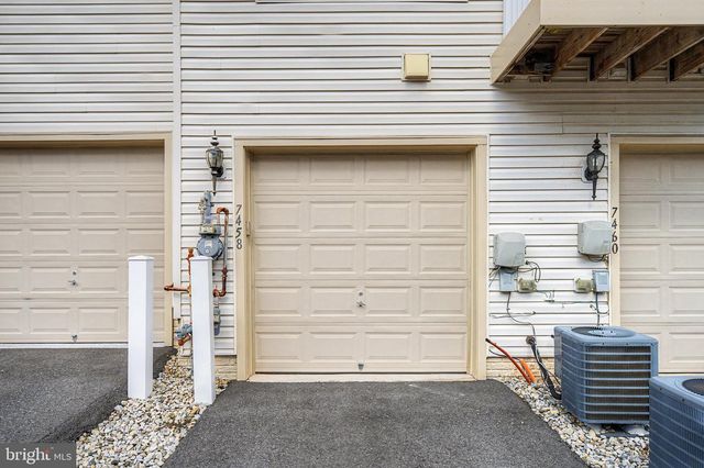 7458 BRUNSON CIR, Gainesville, VA 20155