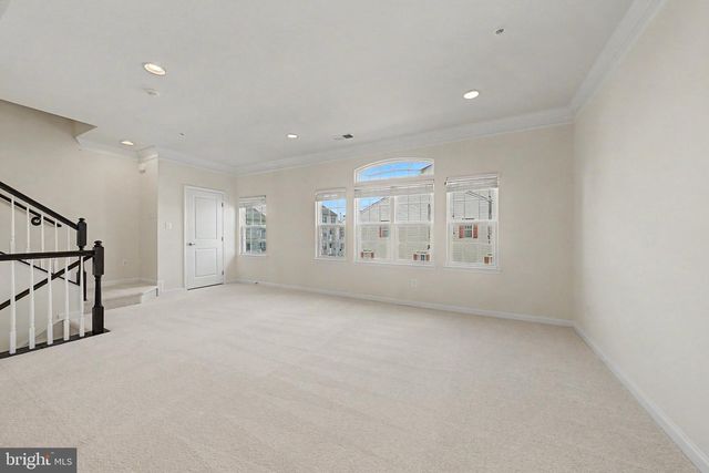 7458 BRUNSON CIR, Gainesville, VA 20155