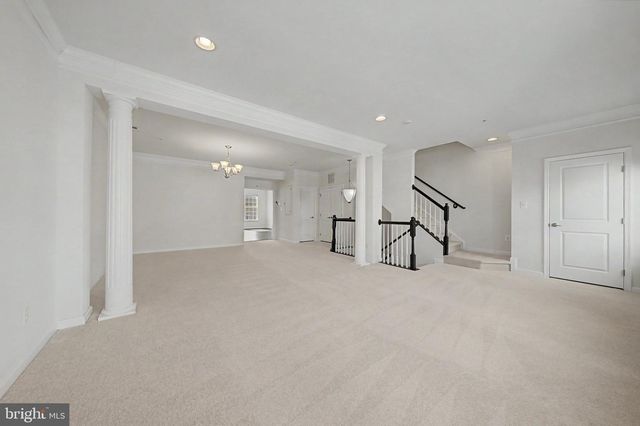 7458 BRUNSON CIR, Gainesville, VA 20155