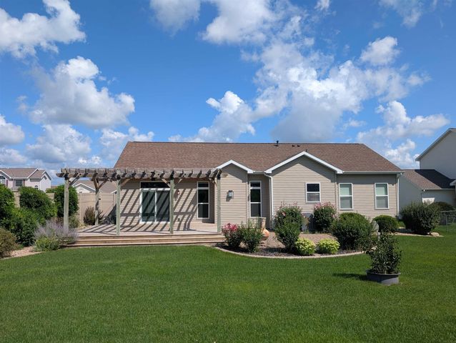 2404 Erik Road, Cedar Falls, IA 50613