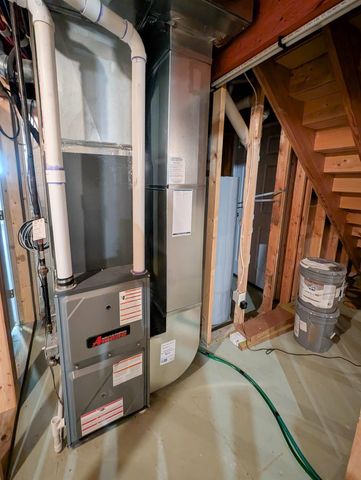 2404 Erik Road, Cedar Falls, IA 50613