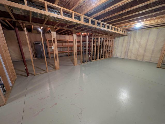 2404 Erik Road, Cedar Falls, IA 50613