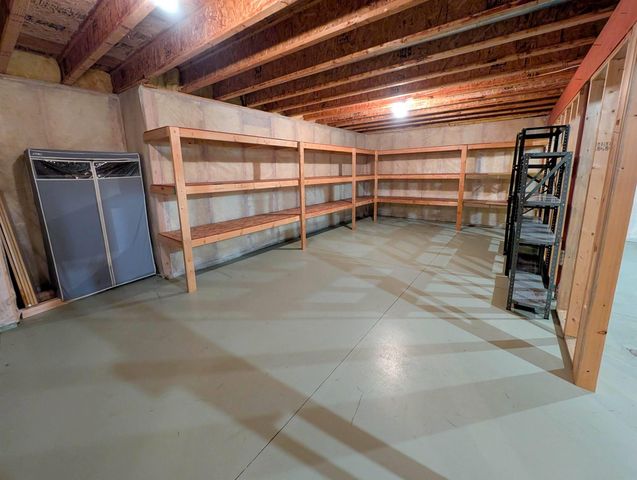 2404 Erik Road, Cedar Falls, IA 50613