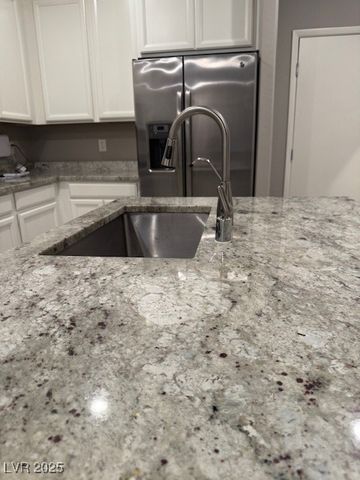 8685 Apostle Beach Avenue, Las Vegas, NV 89148